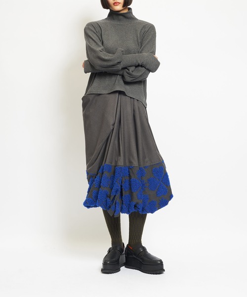 gomme(ゴム)の「4リーフクローバーJQ リフトタックスカート(スカート・レディース・グレー/ブラック・MEDIUM)」の3枚目の写真