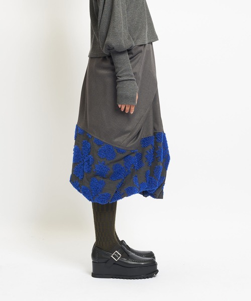 gomme(ゴム)の「4リーフクローバーJQ リフトタックスカート(スカート・レディース・グレー/ブラック・MEDIUM)」の13枚目の写真