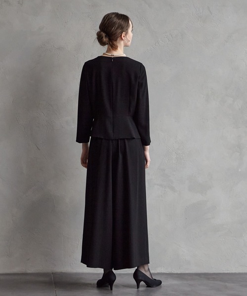 AIMER（エメ）の「【喪服・礼服】ウォッシャブル ペプラムブラウス×ワイドパンツブラックフォーマルセットアップ（スーツパンツ・レディース・ブラック・X-LARGE/LARGE/MEDIUM）」の4枚目の写真