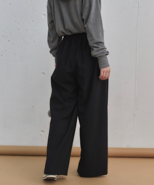 Doux archives（ドゥアルシーヴ）の「ボンディングツータックワイドパンツ（その他パンツ・レディース・シルバーグレー/ブラック/モカ・36/38）」の7枚目の写真