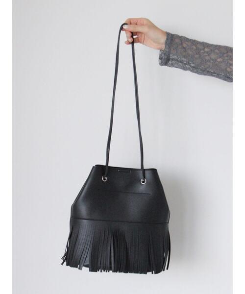 ehka sopo(エヘカソポ)の「エコレザーフリンジショルダーバッグ(ハンドバッグ・レディース・ブラウン/ブラック/ベージュ・F)」の13枚目の写真