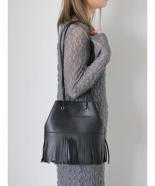 ehka sopo(エヘカソポ)の「エコレザーフリンジショルダーバッグ(ハンドバッグ・レディース・ブラウン/ブラック/ベージュ・F)」の14枚目の写真
