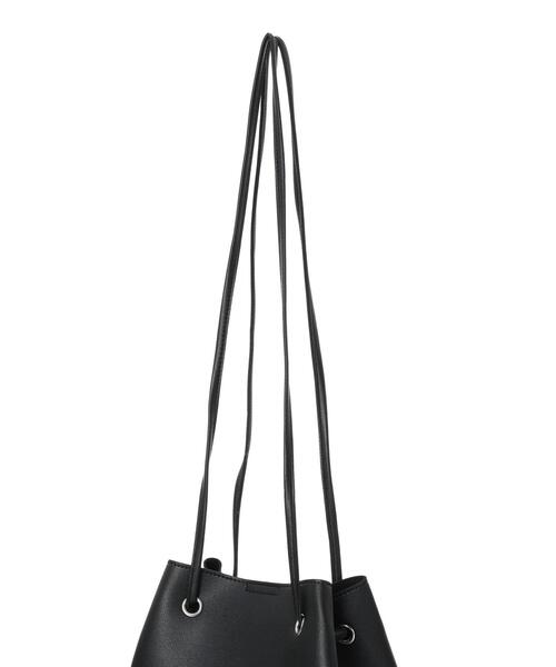 ehka sopo(エヘカソポ)の「エコレザーフリンジショルダーバッグ(ハンドバッグ・レディース・ブラウン/ブラック/ベージュ・F)」の7枚目の写真