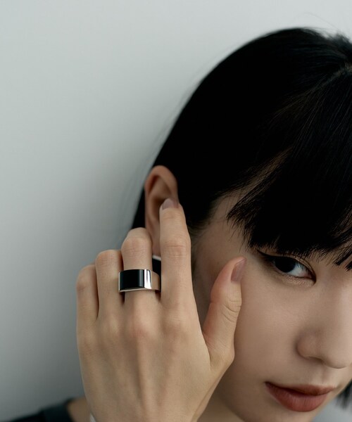 COCOSHNIK ONKITSCH(ココシュニックオンキッチュ)の「シルバー オニキス バフトップカットリング(リング・レディース・シルバー・12/14)」の8枚目の写真