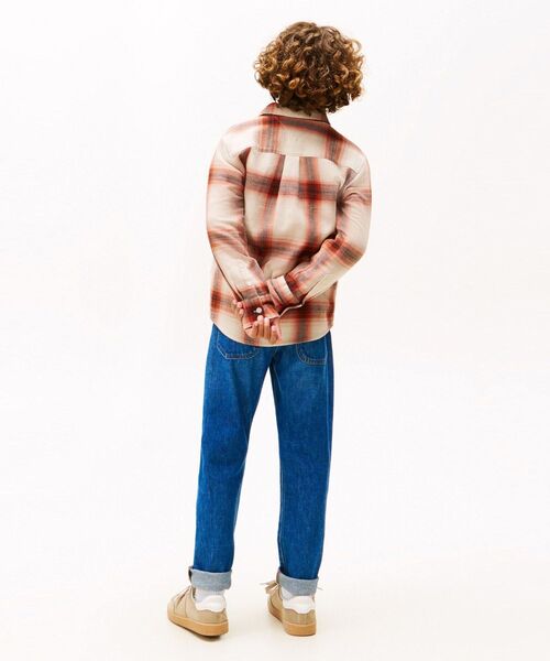 TOMMY HILFIGER（トミーヒルフィガー）の「BOYS ワッフルテクスチャーチェックシャツ（シャツ/ブラウス・キッズ・レッド・130cm/160cm/150cm/140cm）」の3枚目の写真