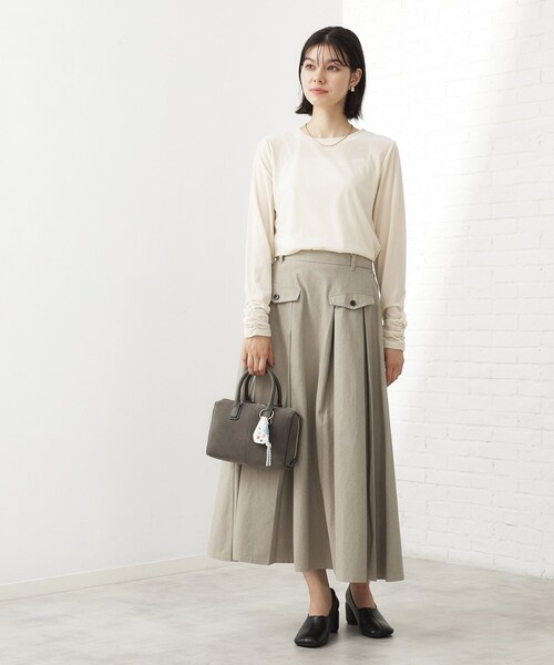 THE SHOP TK (ザ ショップ ティーケー )の「チャーム付きスエードミニボストンバッグ(ボストンバッグ・レディース・ベージュ/スミクロ・00)」の5枚目の写真