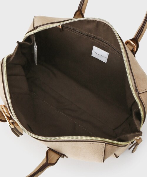 THE SHOP TK (ザ ショップ ティーケー )の「チャーム付きスエードミニボストンバッグ(ボストンバッグ・レディース・ベージュ/スミクロ・00)」の13枚目の写真