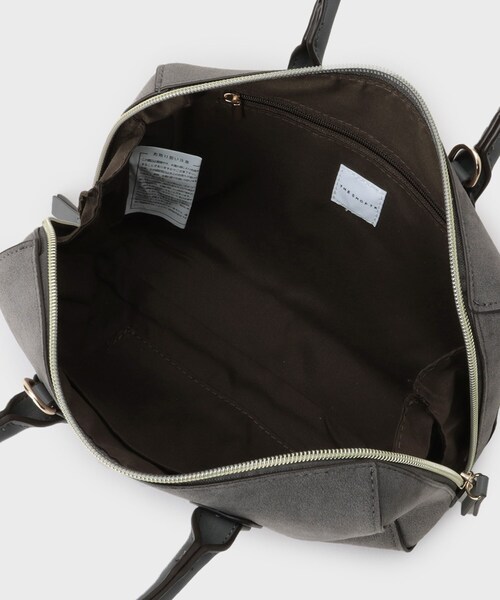 THE SHOP TK (ザ ショップ ティーケー )の「チャーム付きスエードミニボストンバッグ(ボストンバッグ・レディース・ベージュ/スミクロ・00)」の14枚目の写真