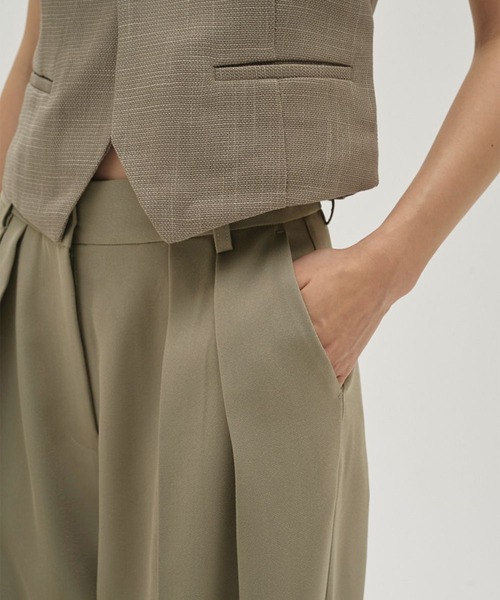 TODAYFUL(トゥデイフル)の「【TODAYFUL/トゥデイフル】Tuck Wide Trousers/タックワイドトラウザー(スラックス・レディース・ベージュ/ブラック/チョコ・36/38)」の12枚目の写真
