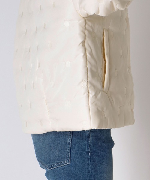 Jines（ジネス）の「ドット刺繍キルティングノーカラージャケット（ノーカラージャケット・レディース・ホワイト/ブラック・38）」の10枚目の写真