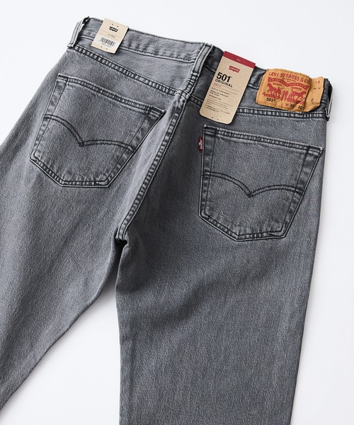 Levi's(リーバイス)の「【LEVI'S/リーバイス】【永遠の定番】リーバイス 501 オリジナルフィット ストレート 美脚シルエット ストレッチデニム(デニムパンツ・メンズ・ダークブルー/クリアブルー/ブラック/チャコールグレー/ダークインディゴブルー・28inch/29inch/34inch/31inch/36inch/32inch/33inch/30inch)」の1枚目の写真