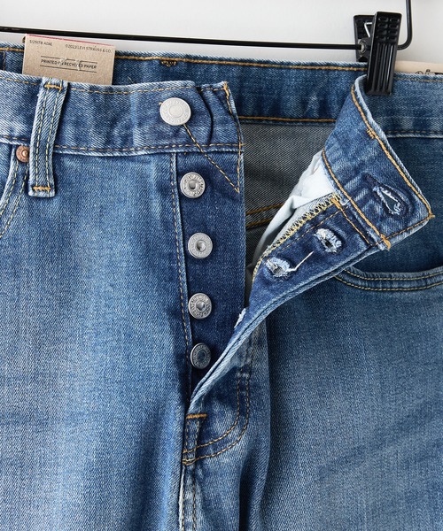 Levi's(リーバイス)の「【LEVI'S/リーバイス】【永遠の定番】リーバイス 501 オリジナルフィット ストレート 美脚シルエット ストレッチデニム(デニムパンツ・メンズ・ダークブルー/クリアブルー/ブラック/チャコールグレー/ダークインディゴブルー・28inch/29inch/34inch/31inch/36inch/32inch/33inch/30inch)」の10枚目の写真