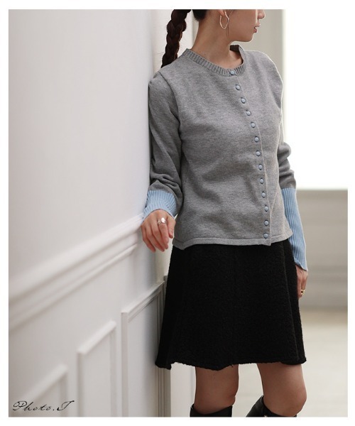 Sawa a la mode（サワアラモード）の「配色スリーブニットカーディガン（カーディガン/ボレロ・レディース・ブラウン/グレー・FREE）」の3枚目の写真