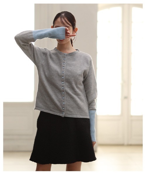 Sawa a la mode（サワアラモード）の「配色スリーブニットカーディガン（カーディガン/ボレロ・レディース・ブラウン/グレー・FREE）」の8枚目の写真