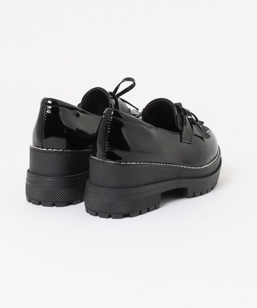 shoes365(シューズスリーシックスファイヴ)の「厚底リボンタッセルローファー(ローファー・レディース・ブラック・23.0cm/23.5cm/24.5cm/25.0cm/25.5cm)」の2枚目の写真