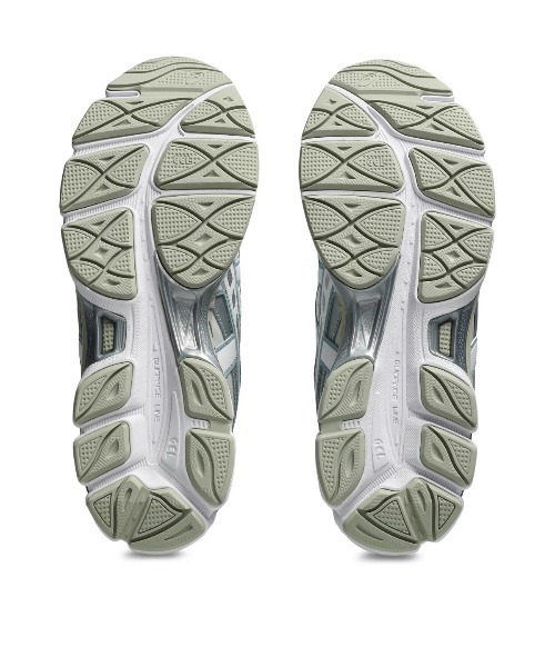 ASICS(アシックス)の「ASICS GEL-NYC 2055(アシックス ゲルエヌワイシー 2055)(スニーカー・メンズ・ベージュ系・25.5cm/26cm/26.5cm/27cm/27.5cm/28cm/28.5cm/29cm/23cm)」の7枚目の写真