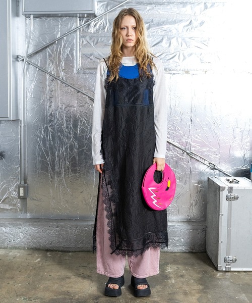 AULA AILA（アウラアイラ）の「キャミソールロングジレ（ワンピース・レディース・オフホワイト/マルチ/ブラック・0）」の9枚目の写真