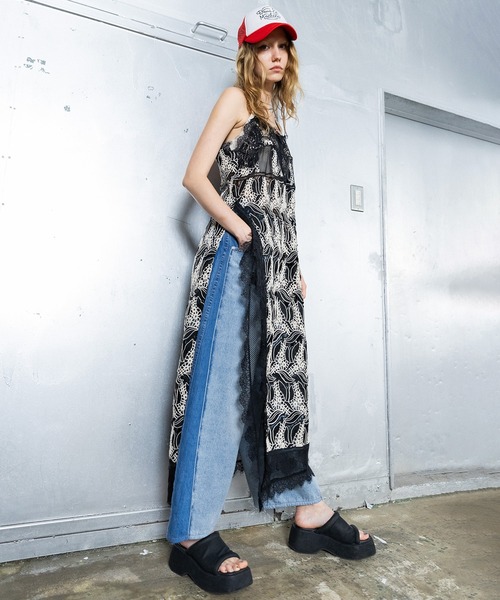 AULA AILA（アウラアイラ）の「キャミソールロングジレ（ワンピース・レディース・オフホワイト/マルチ/ブラック・0）」の18枚目の写真