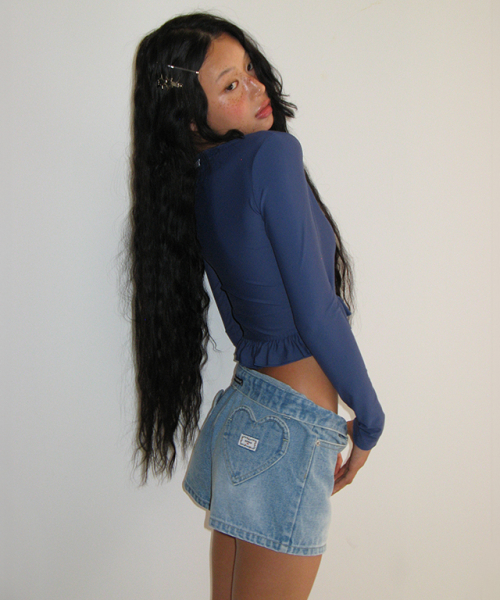 RONRON(ロンロン)の「HEART POCKET MINI SHORT DENIM PANTS LIGHT BLUE(その他パンツ・レディース・その他・SMALL/MEDIUM)」の4枚目の写真