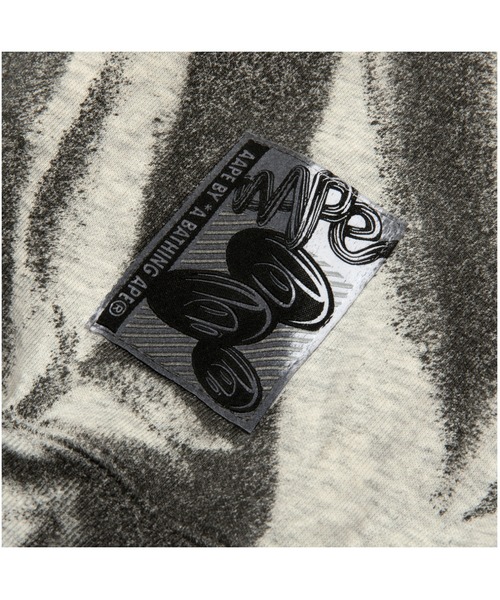 AAPE BY A BATHING APE（エーエイプバイアベイシングエイプ）の「AAPE MAIN PULLOVER HOODIE（パーカー・メンズ・ライトブラック/レッド系その他5・MEDIUM/X-LARGE/SMALL/LARGE）」の5枚目の写真