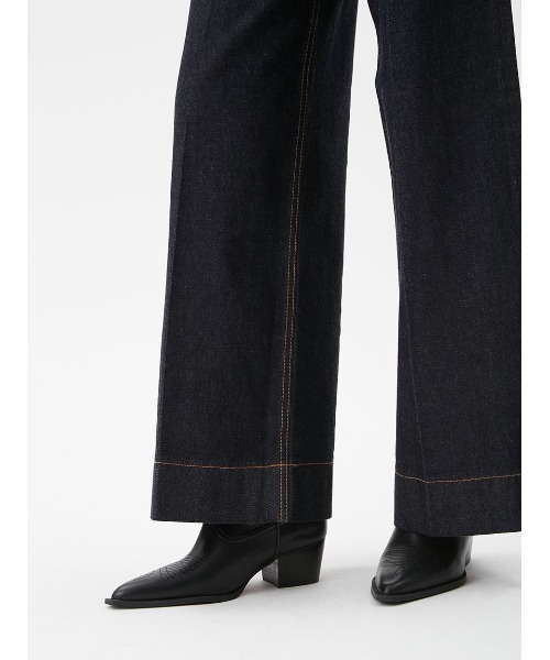 Mila Owen（ミラオーウェン）の「ヘムデザインセミフレアデニムパンツ（デニムパンツ・レディース・インディゴブルー/グレー/ブルー・0/1/00）」の7枚目の写真