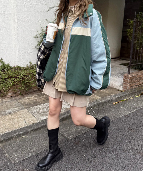 DOUBLE NAME(ダブルネーム)の「ワンポイント刺しゅう配色中綿ブルゾン(ブルゾン・レディース・ブルー系/ブラック系・FREE)」の12枚目の写真