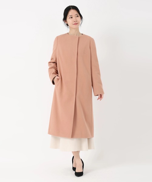 STRAWBERRY-FIELDS(ストロベリーフィールズ)の「ラムウールメルトン_ウールノーカラーロングコート(ノーカラーコート・レディース・オフホワイト/ブルー系その他/ローズ系/トップグレー/ブラック/ピンク系その他・2)」の5枚目の写真