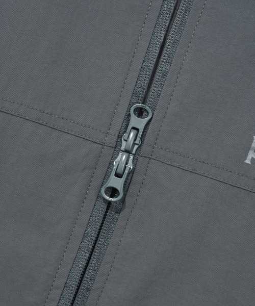 PHYSICAL DEPARTMENT(フィジカル デパートメント)の「P-ACTIVE ベンチレーション トラックジャケット ブルーグレー(ナイロンジャケット・レディース・その他・SMALL/MEDIUM/LARGE)」の6枚目の写真