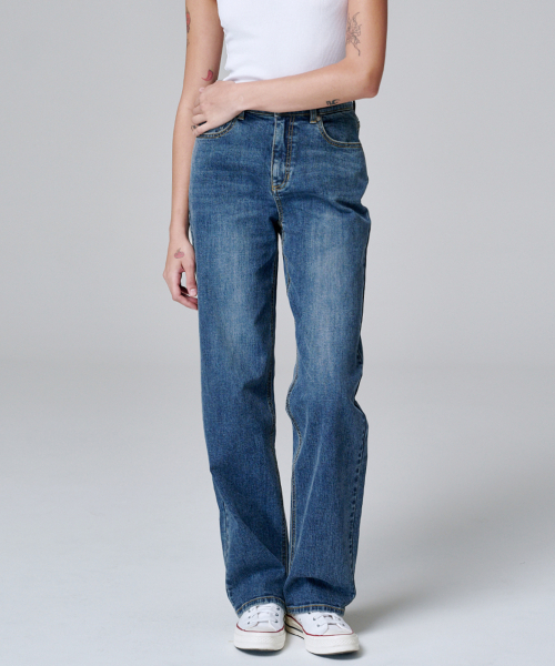 MALOUPE(マロップ)の「9126 ワイドウォッシングデニムパンツ (ミディアムインディゴ)(デニムパンツ・レディース・インディゴブルー・30/26/28)」の4枚目の写真