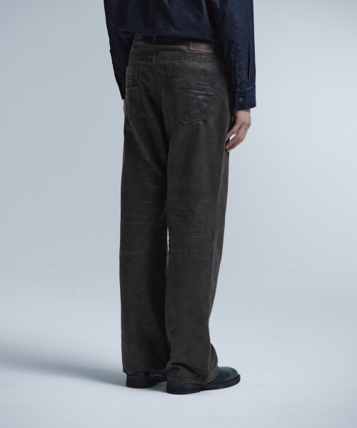 NONBLANK(ノンブランク)の「レザーテクスチャードパンツ_ダークブラウン(その他パンツ・メンズ・ダークブラウン・X-LARGE/LARGE/MEDIUM)」の13枚目の写真