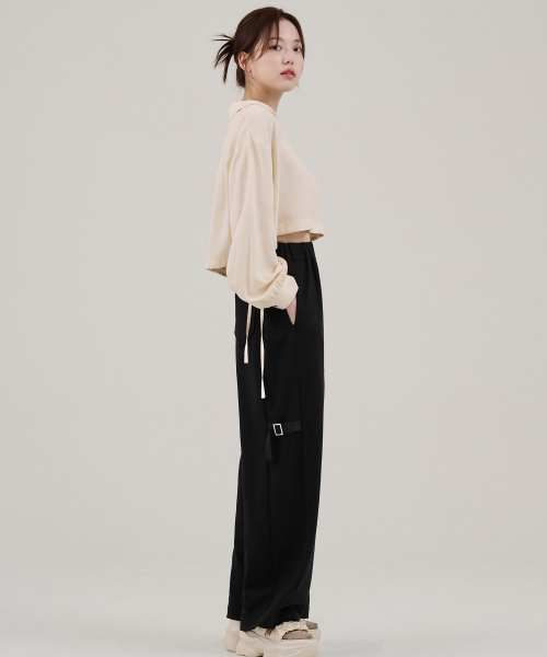 HYEYEONG KIM(ヘヨン キム)の「フリースサイドベルトトラウザー-ブラック(スウェットパンツ・レディース・ブラック・SMALL/MEDIUM)」の2枚目の写真