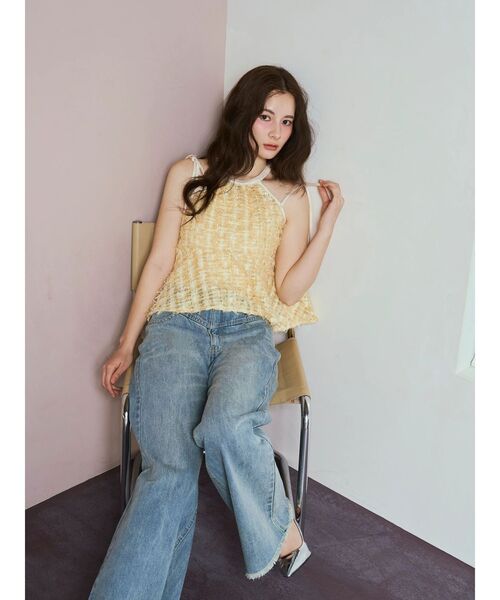 CALNAMUR(カルナムール)の「ローライズフレアデニムパンツ(その他パンツ・レディース・ライトブルー/ブラック・SMALL/MEDIUM)」の12枚目の写真