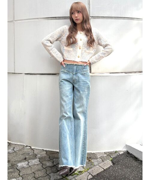 CALNAMUR(カルナムール)の「ローライズフレアデニムパンツ(その他パンツ・レディース・ライトブルー/ブラック・SMALL/MEDIUM)」の18枚目の写真