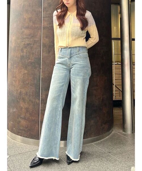 CALNAMUR(カルナムール)の「ローライズフレアデニムパンツ(その他パンツ・レディース・ライトブルー/ブラック・SMALL/MEDIUM)」の22枚目の写真