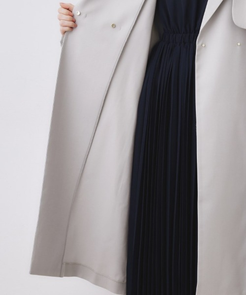 couture brooch（クチュールブローチ）の「【撥水・ハレの日・通勤】ロングトレンチコート（トレンチコート・レディース・ライトグレー/アイボリー/ベージュ・42/40/38/36）」の8枚目の写真