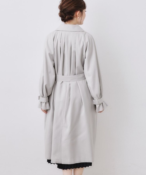 couture brooch（クチュールブローチ）の「【撥水・ハレの日・通勤】ロングトレンチコート（トレンチコート・レディース・ライトグレー/アイボリー/ベージュ・42/40/38/36）」の11枚目の写真