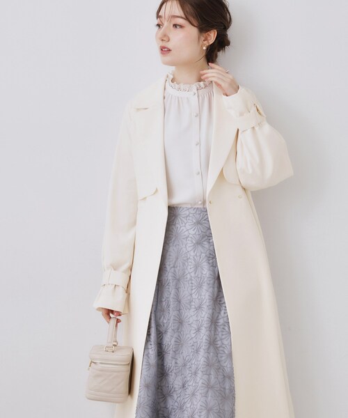 couture brooch（クチュールブローチ）の「【撥水・ハレの日・通勤】ロングトレンチコート（トレンチコート・レディース・ライトグレー/アイボリー/ベージュ・42/40/38/36）」の15枚目の写真