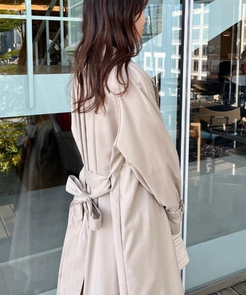 couture brooch（クチュールブローチ）の「【撥水・ハレの日・通勤】ロングトレンチコート（トレンチコート・レディース・ライトグレー/アイボリー/ベージュ・42/40/38/36）」の18枚目の写真
