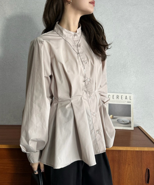 Eclat one(エクラワン)の「【Eclat one】タックデザイン スタンドカラー ペプラム ブラウス(シャツ/ブラウス・レディース・ブラック/グレイッシュベージュ/オフホワイト/ブルー・M)」の22枚目の写真