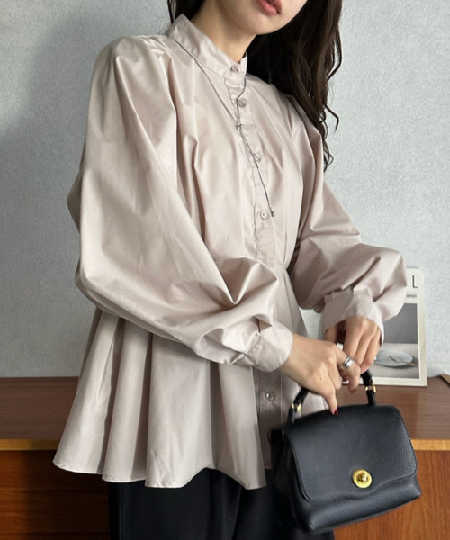 Eclat one(エクラワン)の「【Eclat one】タックデザイン スタンドカラー ペプラム ブラウス(シャツ/ブラウス・レディース・ブラック/グレイッシュベージュ/オフホワイト/ブルー・M)」の8枚目の写真