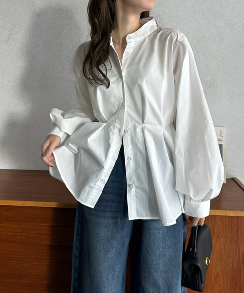 Eclat one(エクラワン)の「【Eclat one】タックデザイン スタンドカラー ペプラム ブラウス(シャツ/ブラウス・レディース・ブラック/グレイッシュベージュ/オフホワイト/ブルー・M)」の6枚目の写真