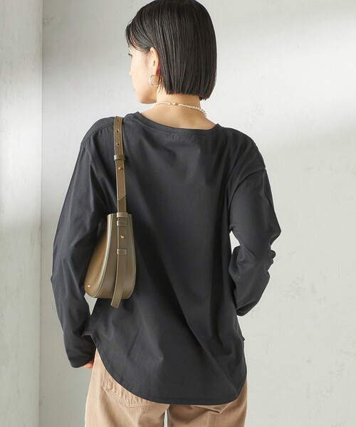 SHIPS（シップス）の「〈洗濯機可能〉オーガニックコットン ロング スリーブ TEE（Tシャツ/カットソー・レディース・オフホワイト/ブラック/ダークグレー・ONE SIZE）」の4枚目の写真