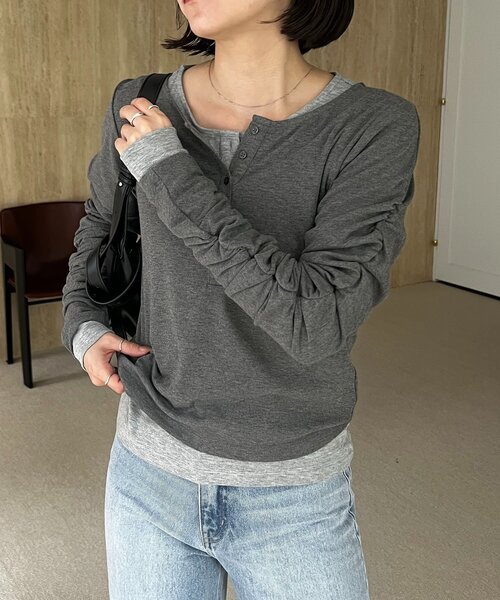 CAPRICIEUX LE'MAGE（カプリシューレマージュ）の「インナーSET袖ギャザーヘンリーTシャツ（Tシャツ/カットソー・レディース・ブラック/グレー/ピンク/ベージュ・FREE）」の2枚目の写真