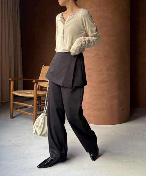 CAPRICIEUX LE'MAGE(カプリシューレマージュ)の「インナーSET袖ギャザーヘンリーTシャツ(Tシャツ/カットソー・レディース・ブラック/グレー/ピンク/ベージュ・FREE)」の8枚目の写真