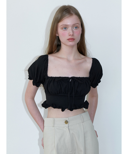 KINDABABY(カインダベイビー)の「crop smock shirring blouse - black(シャツ/ブラウス・レディース・ブラック・FREE)」の1枚目の写真