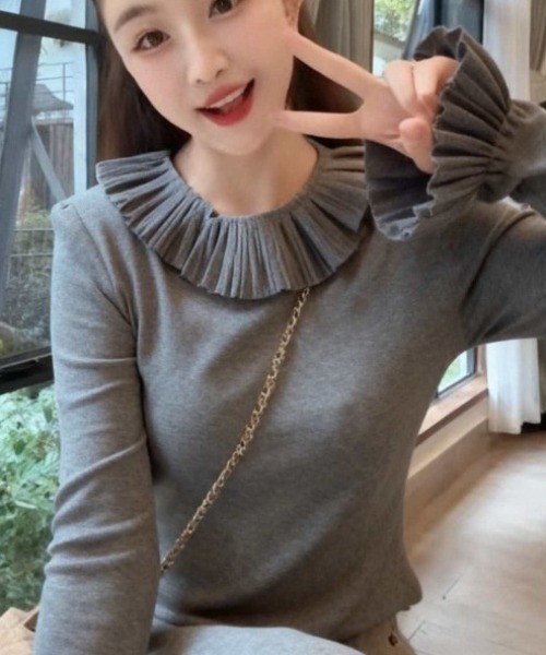 deux amour(ドゥーザムール)の「衿・袖フリル長袖トップス(Tシャツ/カットソー・レディース・アイボリー/ブラック/ホワイト/グレー・FREE)」の8枚目の写真