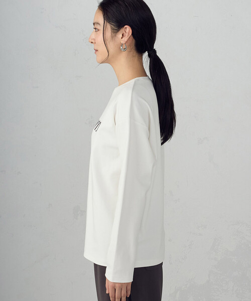 COMME CA ISM(コムサイズム)の「ロゴ ロンT(Tシャツ/カットソー・レディース・ホワイト/ブラック/サックスブルー・SMALL/MEDIUM/LARGE/X-LARGE)」の4枚目の写真