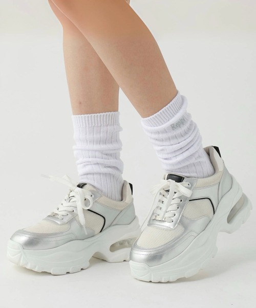 repipi armario（レピピ アルマリオ）の「クリアソールダッドスニーカー（スニーカー・キッズ・ホワイト/ブラック/サックスブルー/シルバー・SMALL/MEDIUM/LARGE）」の4枚目の写真