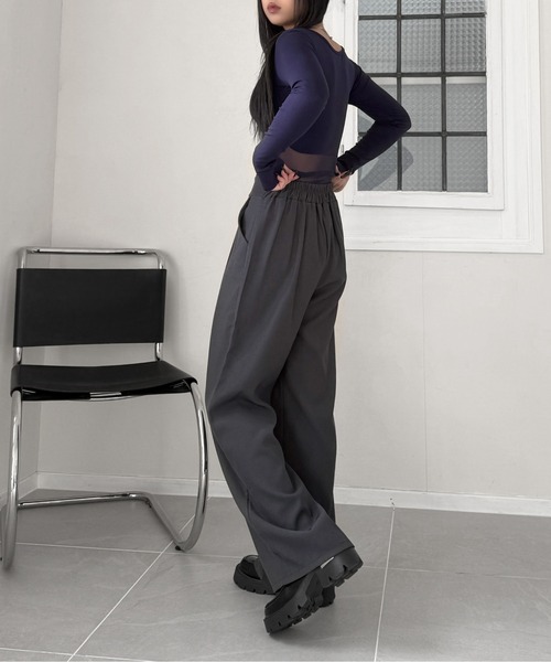 LVEU.(ラブユ.)の「【LVEU.】シアードッキングトップス / トップス カットソー チュール シアードッキング ストレッチ Uネック デザインカット デザインカットソー 長袖 ブラック ネイビー ホワイト ZOZOTOWN限定(Tシャツ/カットソー・レディース・ネイビー/ホワイト/ブラック・FREE)」の19枚目の写真