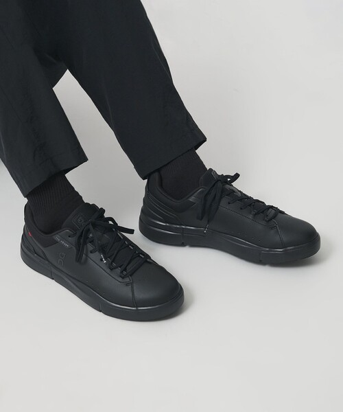 On（オン）の「＜On＞ロジャー アドバンテージ スニーカー（スニーカー・メンズ・ホワイト/ブラック・11/10h/8/9h/7h/10/9/8h）」の3枚目の写真